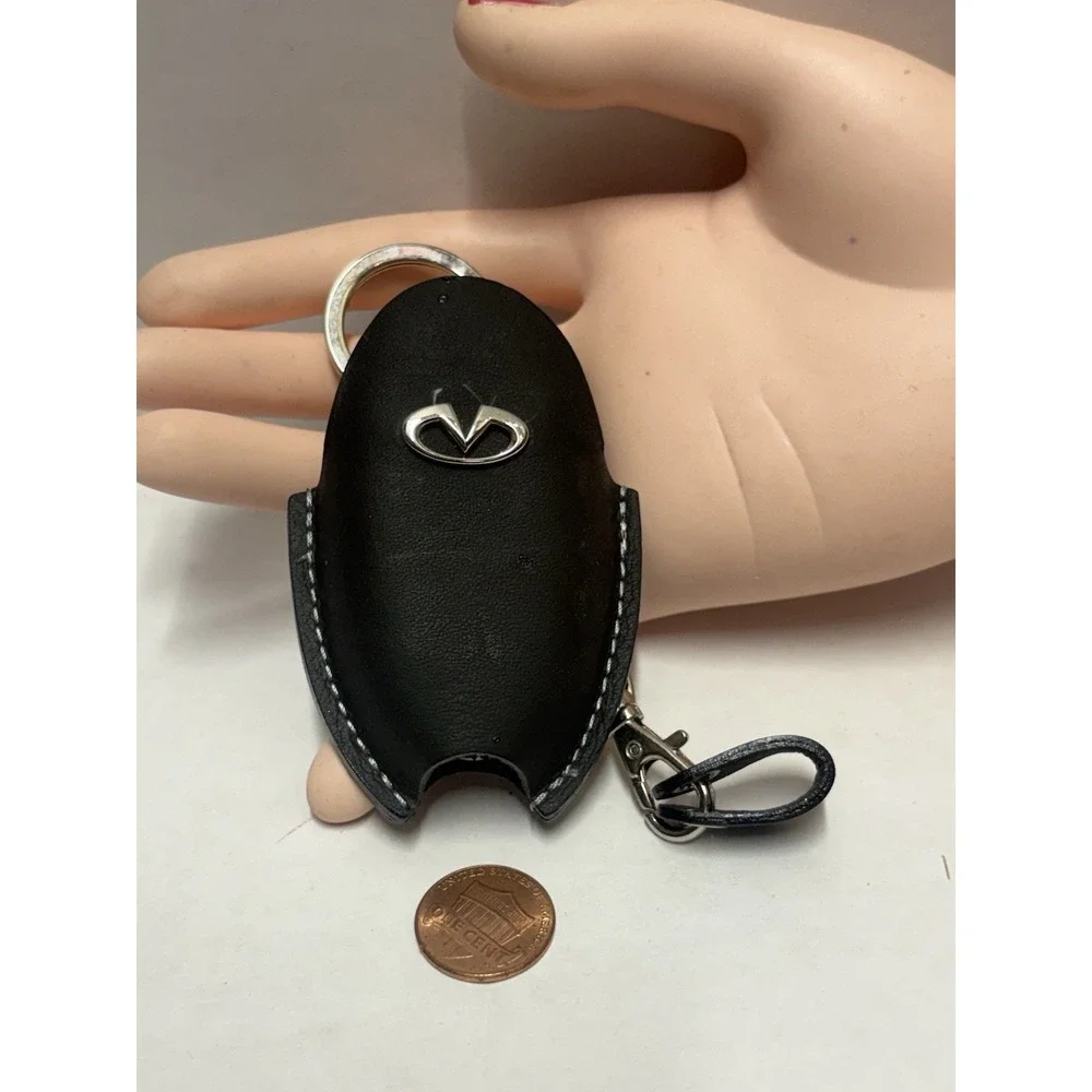 Black Leather V Logo Key Holder Keychain Key Ring Designer Style